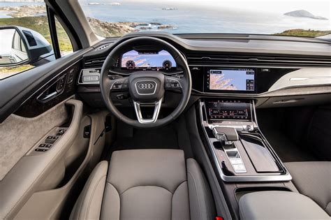 audi q7 interior seating.